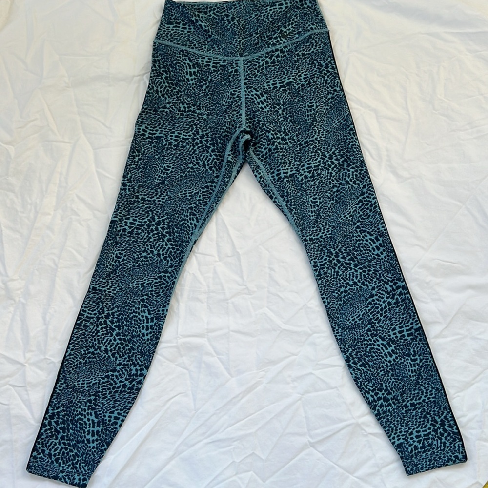 Nike One Leopard Dri-Fit Tights Small - Picture 5 of 6